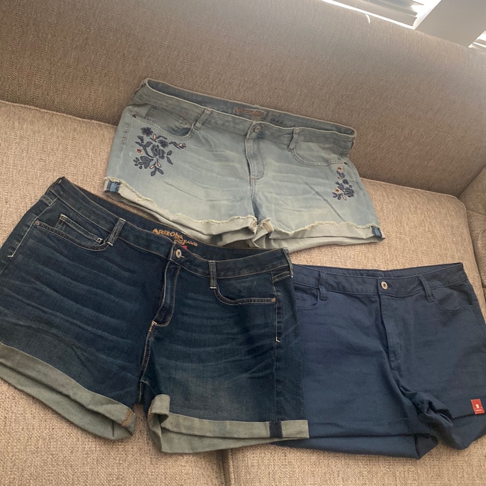 3 Pairs of Demin shorts size 19